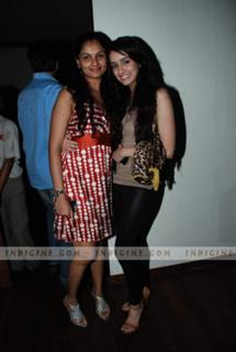 Shraddha Kapoor feet photo thumbnail