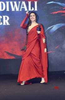 Shraddha Kapoor feet photo thumbnail