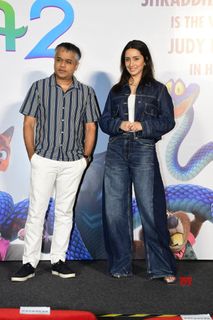 Shraddha Kapoor feet photo thumbnail