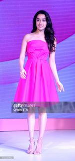 Shraddha Kapoor feet photo 18