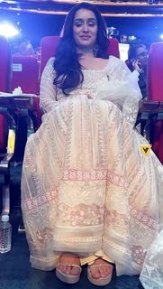 Shraddha Kapoor feet photo 1