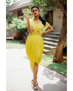 Shraddha Srinath feet photo 9