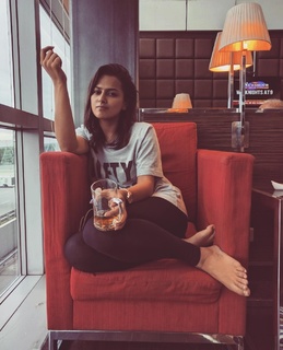 Shraddha Srinath feet photo 1