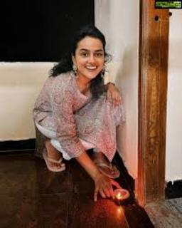 Shraddha Srinath feet photo 11