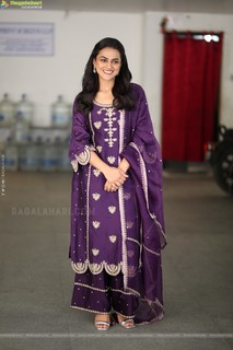 Shraddha Srinath feet photo 15
