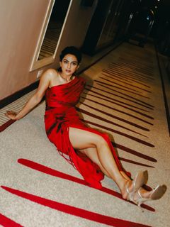 Shraddha Srinath feet photo 16
