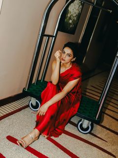 Shraddha Srinath feet photo 14