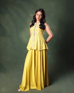 Shraddha Srinath feet photo 11