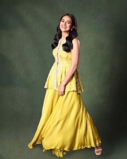 Shraddha Srinath feet photo 8