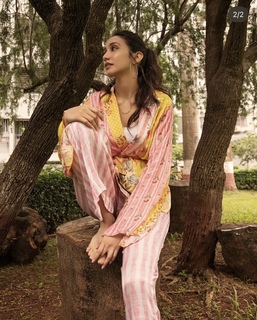 Shreya Chaudhary feet photo 2