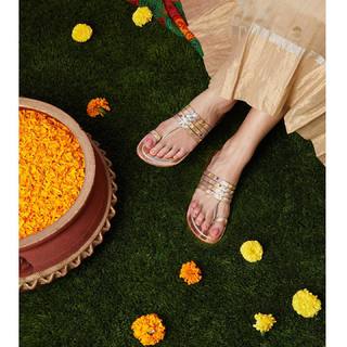 Shreya Chaudhary feet photo 6