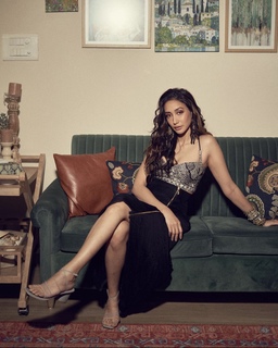 Shreya Chaudhary feet photo 3
