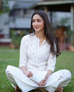 Shreya Chaudhary feet photo 17