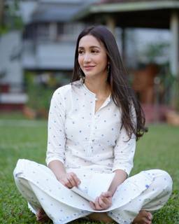 Shreya Chaudhary feet photo 6