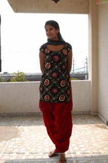 Shreya Dhanwanthary feet photo 13