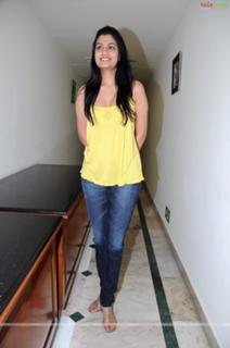 Shreya Dhanwanthary feet photo 1
