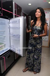 Shreya Dhanwanthary feet photo 8