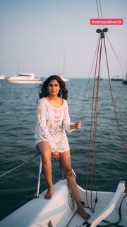 Shreya Dhanwanthary feet photo 4