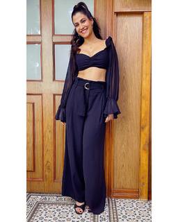 Shreya Dhanwanthary feet photo 17