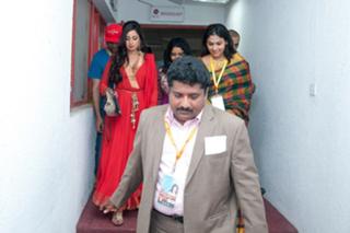 Shreya Ghoshal feet photo thumbnail