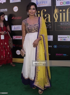 Shreya Ghoshal feet photo thumbnail