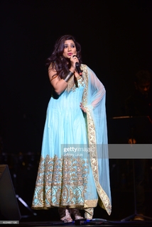 Shreya Ghoshal feet photo thumbnail