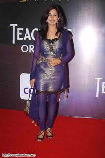 Shreya Ghoshal feet photo thumbnail