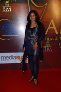 Shreya Ghoshal feet photo thumbnail
