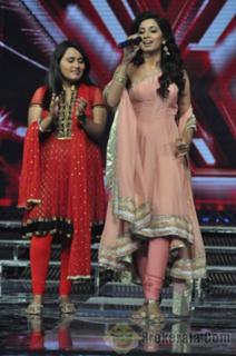 Shreya Ghoshal feet photo thumbnail