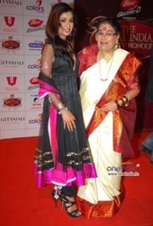 Shreya Ghoshal feet photo thumbnail