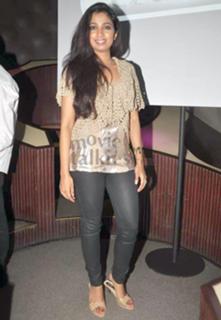 Shreya Ghoshal feet photo thumbnail