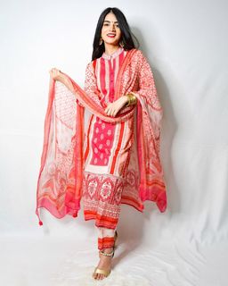 Shreya Sharma feet photo 8
