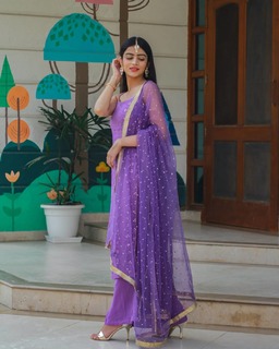Shreya Sharma feet photo 4
