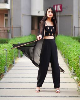 Shreya Sharma feet photo 3