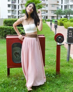 Shreya Sharma feet photo 9