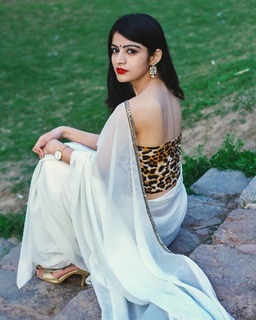 Shreya Sharma feet photo 20