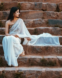 Shreya Sharma feet photo 19