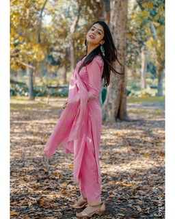 Shreya Sharma feet photo 17