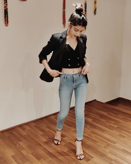 Shreya Sharma feet photo 15