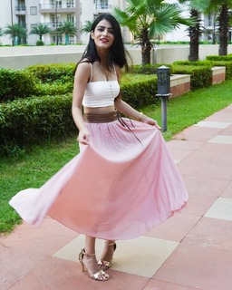 Shreya Sharma feet photo 8