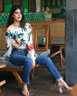 Shreya Sharma feet photo 1