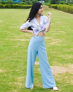 Shreya Sharma feet photo 11