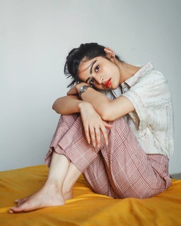 Shreya Sharma feet photo 9