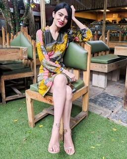 Shreya Sharma feet photo 8
