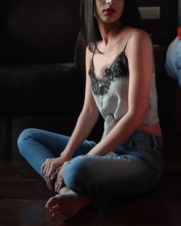 Shreya Sharma feet photo 6
