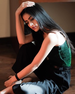 Shreya Sharma feet photo 5