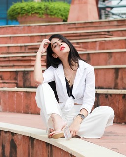 Shreya Sharma feet photo 20