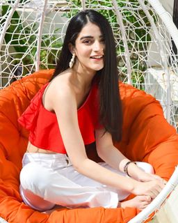 Shreya Sharma feet photo 7
