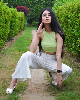 Shreya Sharma feet photo 5