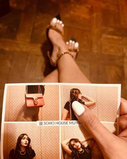 Shreya Sharma feet photo 6